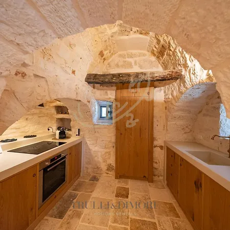 בית נופש Td Dimora Le Pire Trulli With Private Jacuzzi *